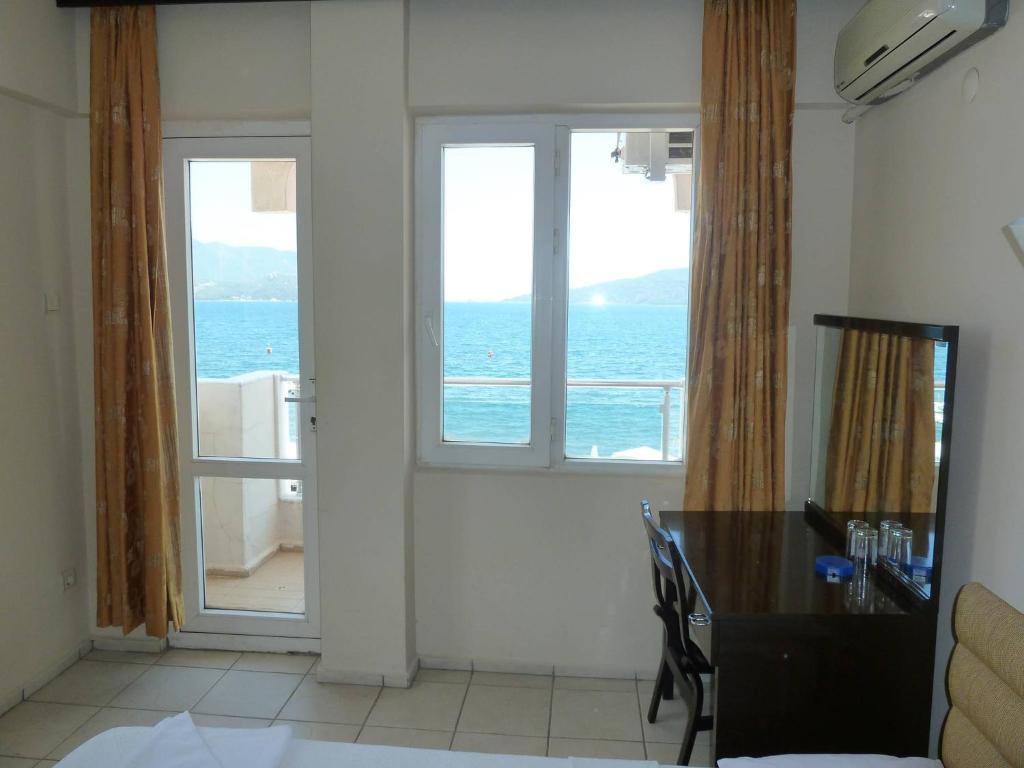 מרמריס La Vita Beach Hotel מראה חיצוני תמונה